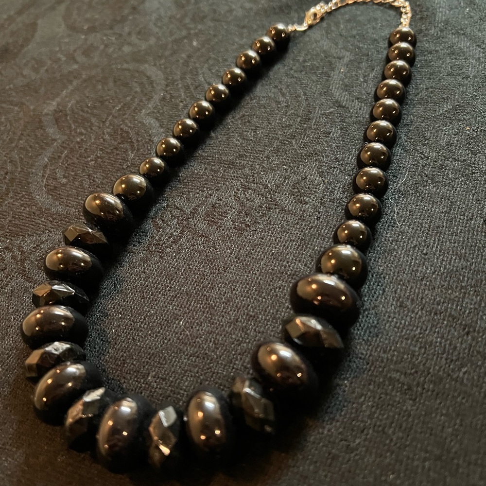 Vintage Black Faceted Lucite Graduated Beaded Necklace 18”
